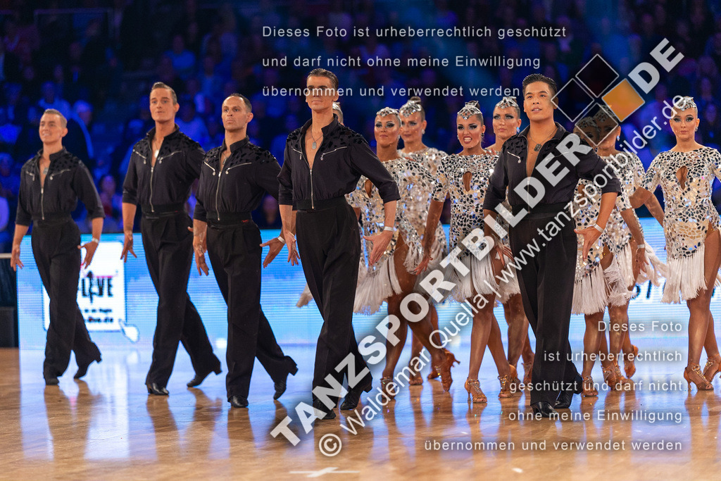 20231111-01978 | Hier finden Sie Tanz Bilder vom Latein und Standard Formationen tanzen. Sportbilder vom Tanzsport. Schöne Fotos und von Weltmeisterschaft, Europameisterschaft, Bundesliga, Regionalliga, Oberliga und Landesliga sowie von GOC Stuttgart, DanceComp, WM Bremen