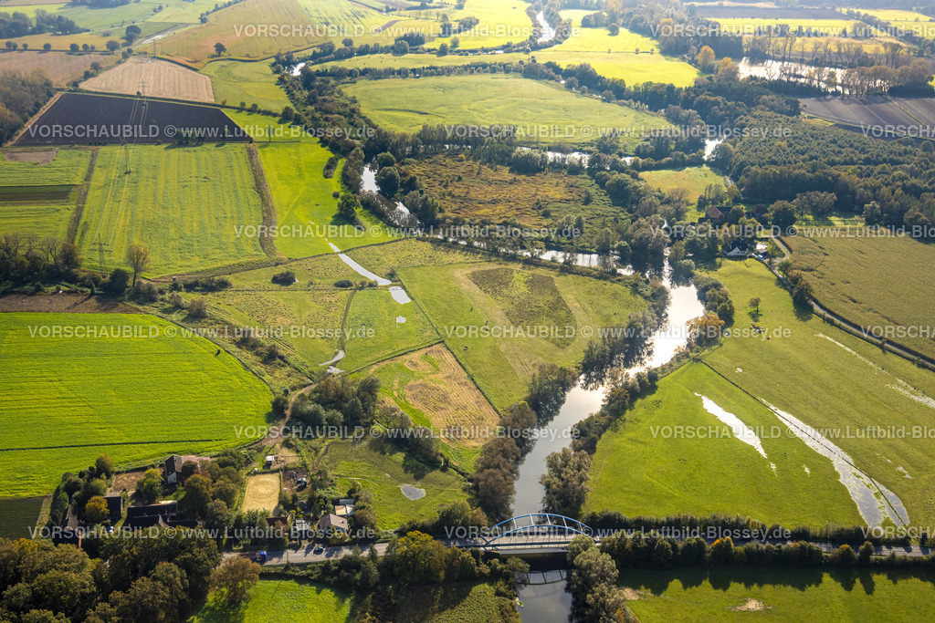 Selm241011881Bork | Luftbild, Fluss Lippe Mäander und Lippebrücke Waltroper Straße, Lippeaue und Wiesen und Felder, Bork, Selm, Münsterland, Nordrhein-Westfalen, Deutschland