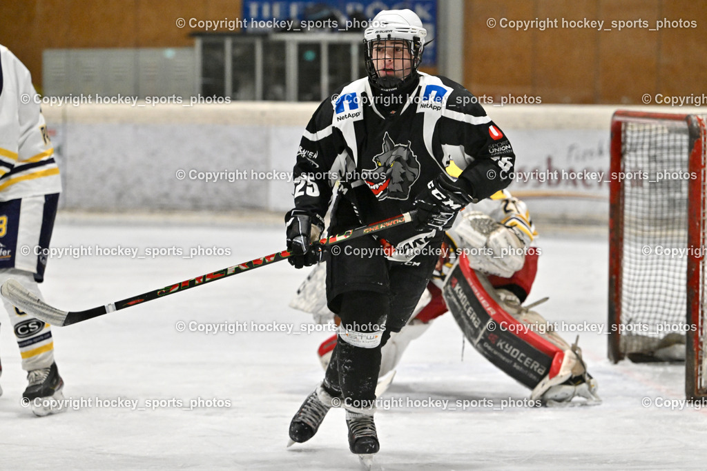EC Tigers Paternion vs. Tarco Wölfe II | #25 Slamanig Paul Tarco Wölfe II, EC Tigers Paternion vs. Tarco Wölfe II, EC Tigers Paternion vs. Tarco Wölfe II am 19.12.2024 in Spittal an der Drau (Eissportzentrum Spittal), Austria, (Photo by Bernd Stefan)