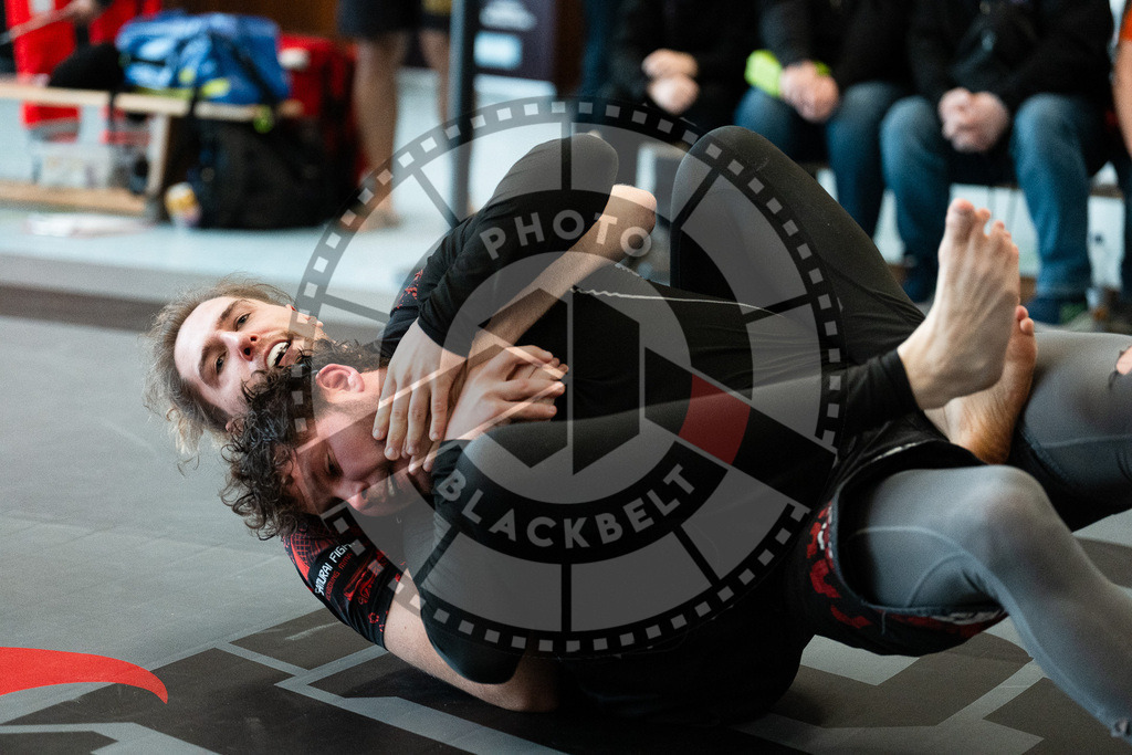 20251129PBB7994 | Fighters compete during the luta livre competition ILLCS XI winter edition on November 29, 2025 in Hannover, Germany.