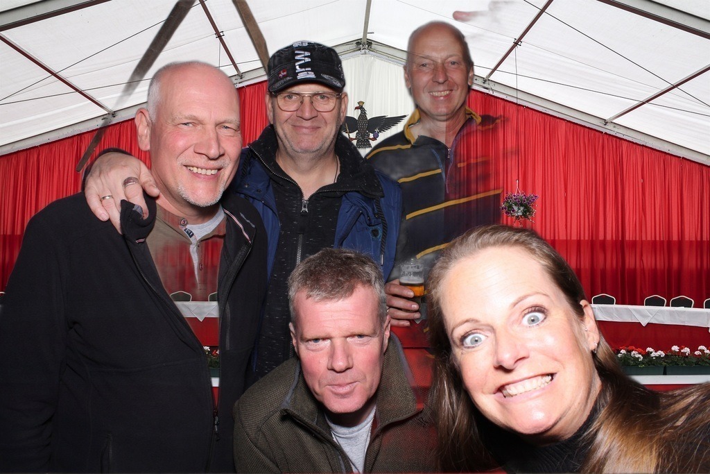 top-top.de 240928-161 | Foto, Video, Fotografie, Videografie, Fotobox, DJ, Discjockey, Musik, Musikbox, Veranstaltung, Photobooth, Amazon, Ebay, Buchtipp, Bestseller, Autor, Verlag, Buch, Wesel, Hamminkeln, NRW, Dinslaken, Rees, Drohne, Hochzeit, Party, Fotobox, Wesel, Fotograf