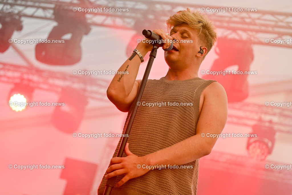 Schloss Eggenberg Thorsteinn Einarsson_ 24.06.2023-11 | 24.06.2023, Eggenberg, AUT, Brauereifest 2023, im Bild Thorsteinn Einarsson in Concert auf Schloss Eggenberg