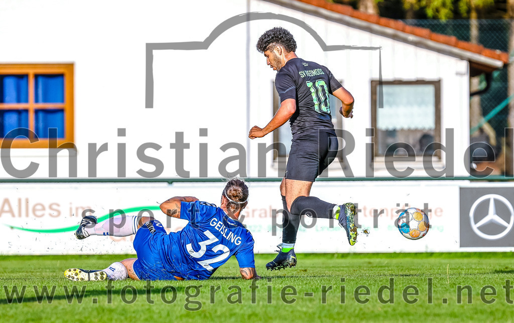 2023-07-25_075_FC_Langengeisling_III_gegen_SV_Riedmoos_III | Erding, Deutschland, 25.07.2023:
Fußball, C-Klasse 2023 / 2024, Testspiel, FC Langengeisling III gegen SV Riedmoos e.V. 1959 III, Endergebnis: 3:5

Foto: Christian Riedel / fotografie-riedel.net