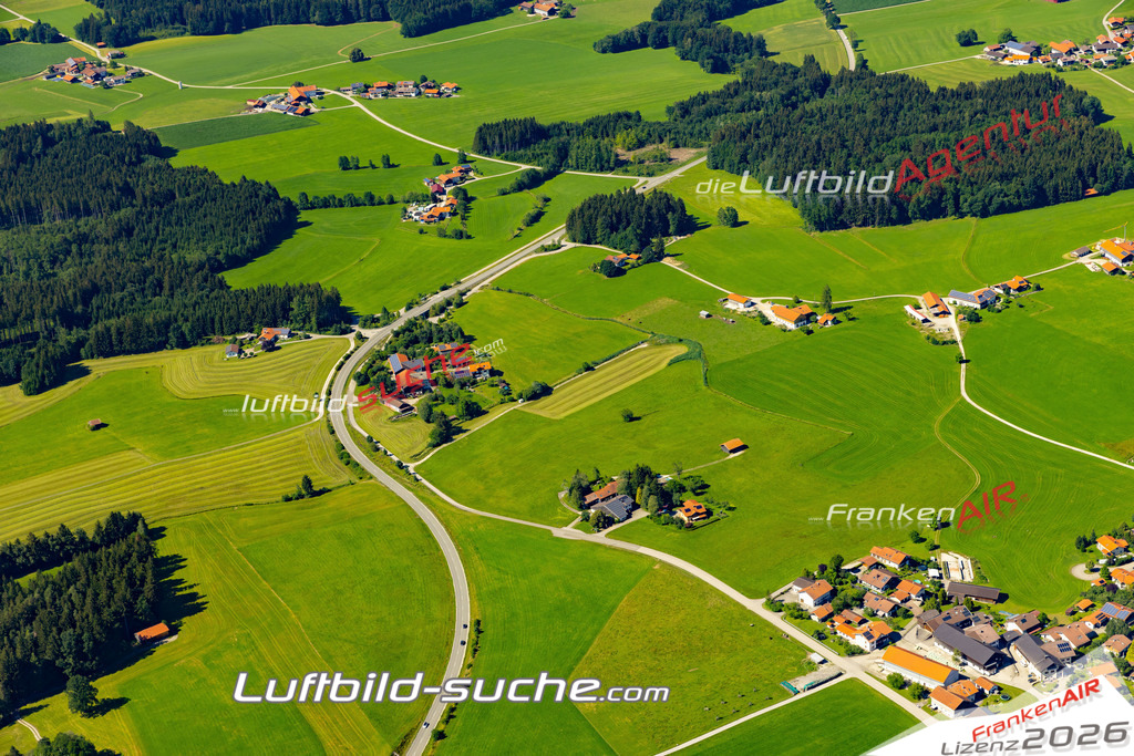 Aktuelles Luftbild von Weibhausen Wonneberg - Die Luftaufnahme wurde 2022 mittels UL-Flugzeug erstellt ( keine Drohne ) - hochauflösende Kamera-Systeme von  Canon -Beste Qualität - Für grossformatige Ausdrucke geeignet. Die Geschenkidee !