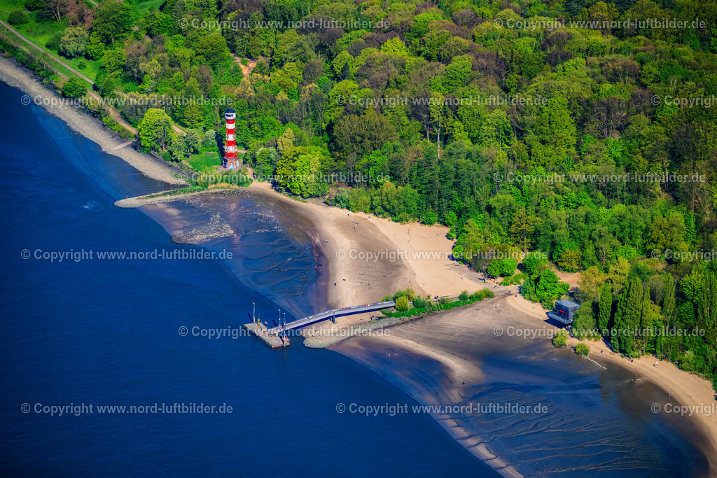 Hamburg_Rissen_Wittenberge_Elbstrand_ELS_2356270425 | HAMBURG 27.04.2025 Sandstrand- Landschaft entlang des Ufer- Flußverlaufes Landungsbrücken Wittenbergen an der Elbe in Hamburg, Deutschland. // Sandy beach landscape along the banks of the river Landungsbruecken Wittenbergen onElbe in Hamburg, Germany. Foto: Martin Elsen