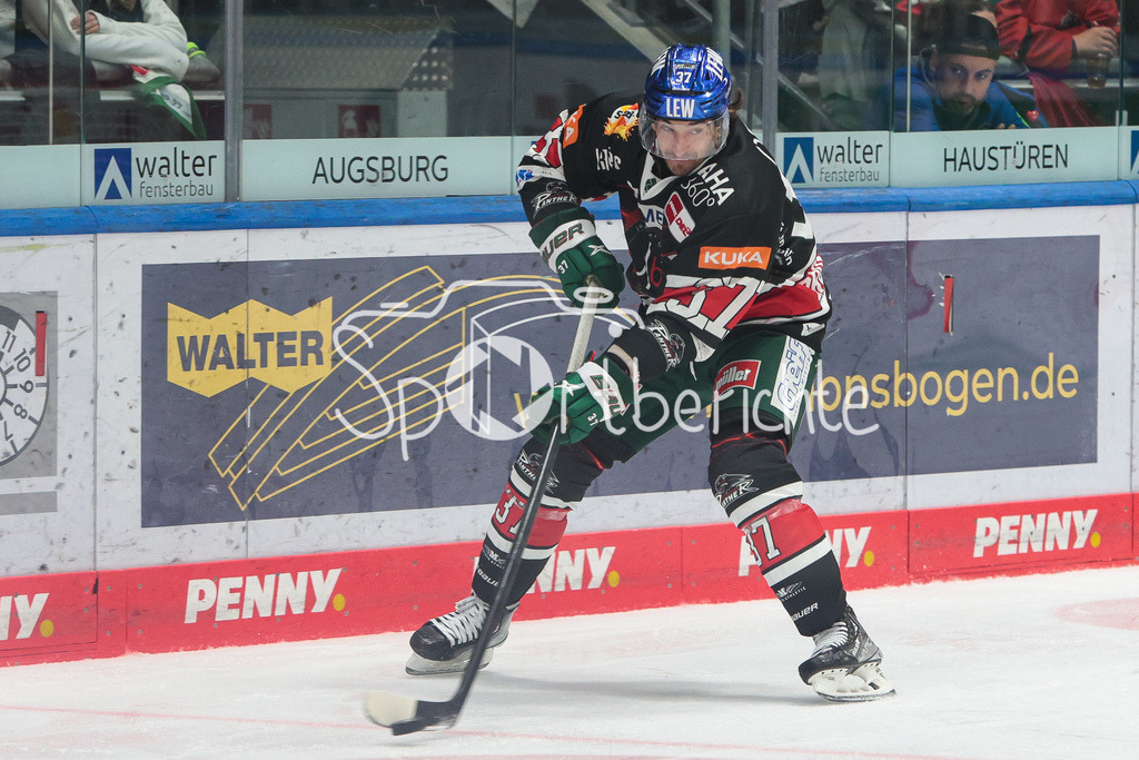 Augsburger Panther - Duesseldorfer EG | Terry Broadhurst (AEV #37) am Puck