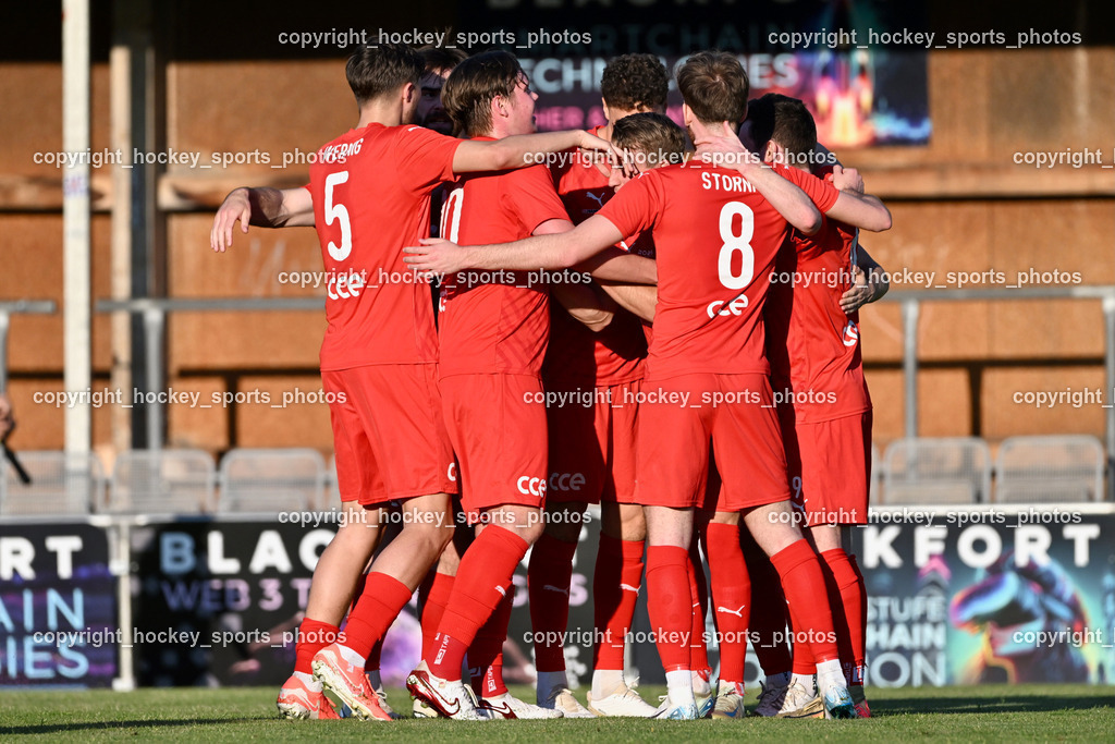 SAK vs. SC ST. Veit | #5 Nico Wernig SC St.Veit, Jubel SC St. Veit Mannschaft, #20 Fabian Christian Gangl SC St.Veit, #8 Fabian Johann Stornig SC St.Veit, #9 Julian Brandstätter SC St.Veit, #16 David Armin Hude SC St.Veit, SAK vs. SC ST. Veit, SAK vs. SC ST. Veit am 30.04.2025 in Klagenfurt (Sportpark Welzenegg), Austria, (Photo by Bernd Stefan)