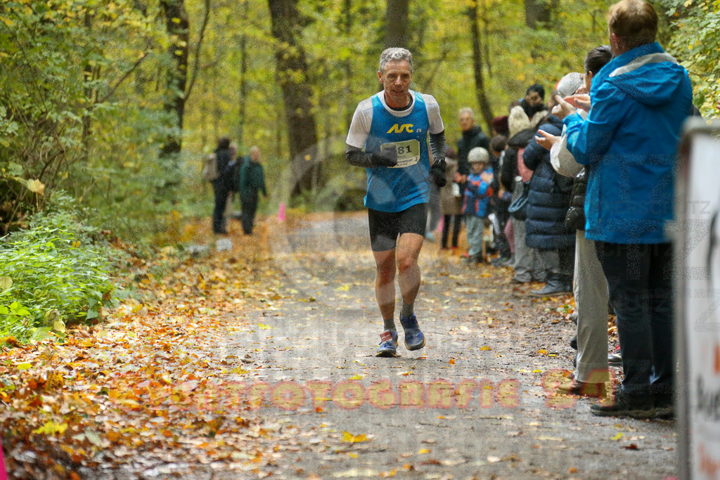251026_1216_EX1_0008 | Sportfotografie im Rhein-Sieg Kreis, Köln, Bonn, NRW, Rheinland Pfalz, Hessen, etc. Unser Tätigkeitsfeld umfasst den Laufsport vom Volkslauf über den Marathon, Duathlon, Triathon bis zum Ultralauf wie Kölnpfad Ultra oder Schindertrail.