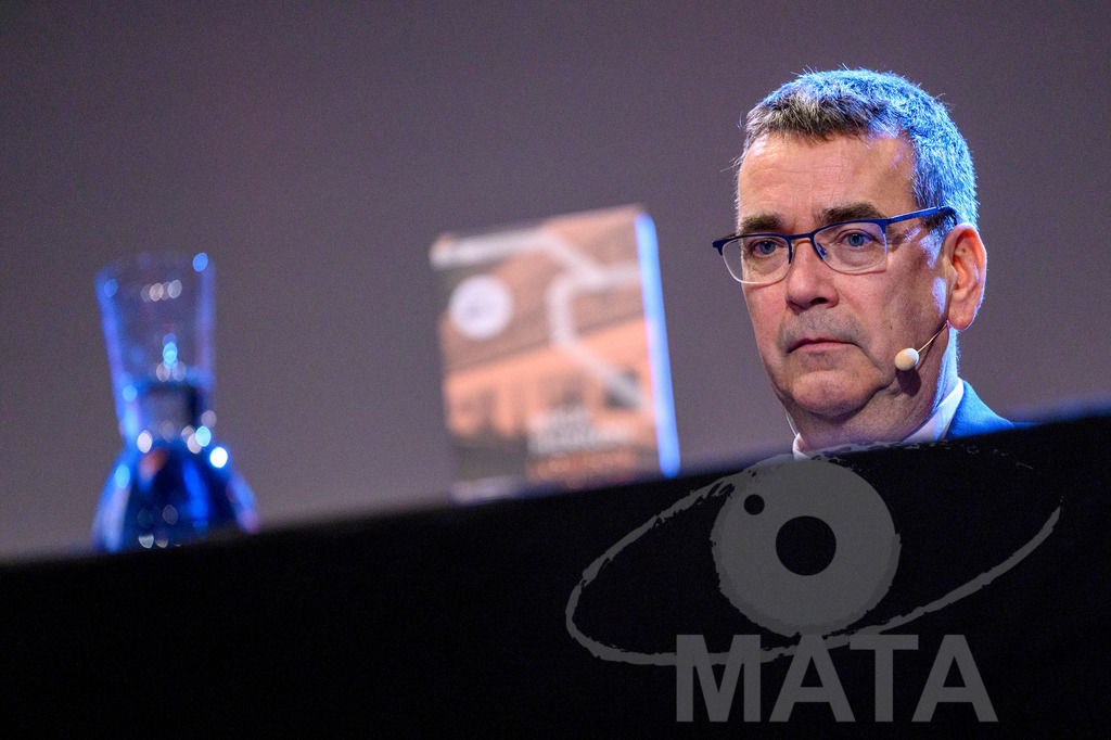 _DWA5327 | Mick Herron bei der lit.Cologne 2023 Veranstaltung 'Mick Herron erklärt die London Rules' im Ostermann-Saal. Köln, 08.03.2023 - Realisiert mit Pictrs.com