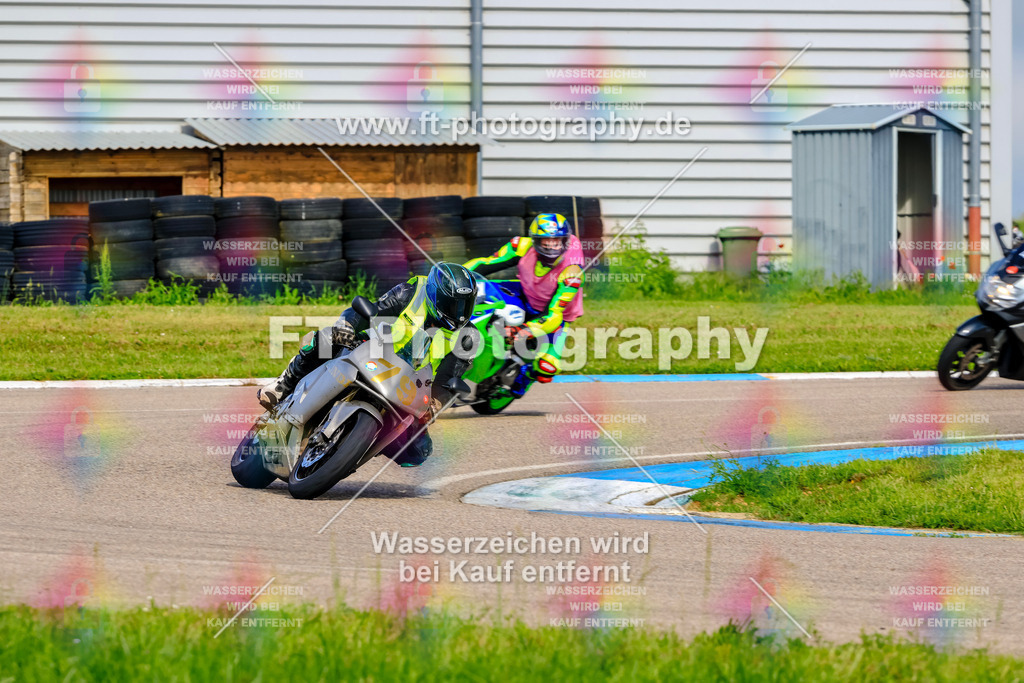 MotoTeam-8453 | Hier findet Ihr Bilder von Touristenfahrten auf der Nürburgring Nordschleife oder von anderen Veranstaltungen die ich besucht habe. Viel Spass beim Durch Schauen 