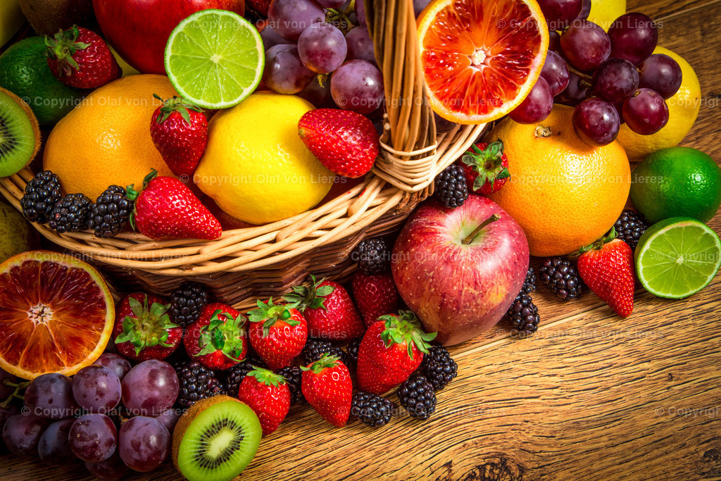 Obst Wandbild | viele Obstsorten auf Holzuntergrund