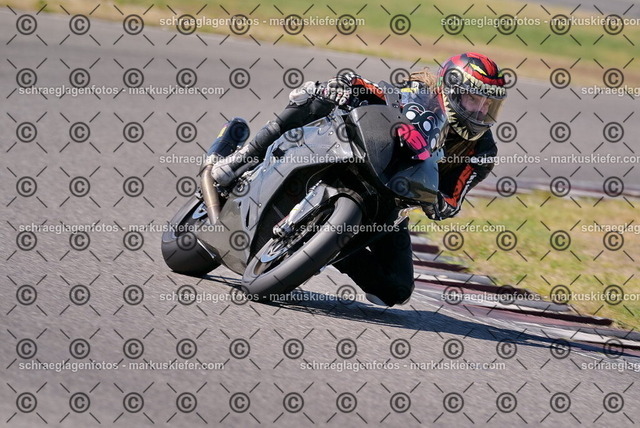 26bt05-0457 | markuskiefer.com - Realisiert mit Pictrs.com