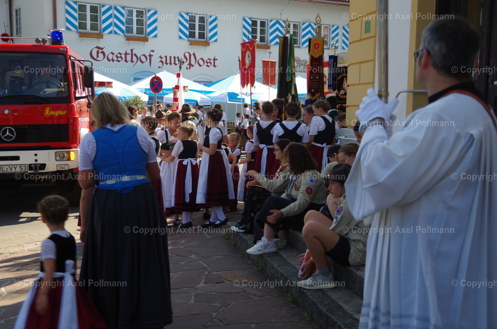 IMGP3907 | fotografiert von Axel PollmannLeonhardi Wallfahrt Benediktbeuern und Murnau, Fronleichnam, Fasching, Landschaft im Loisachtal und Benediktbeuern  - Realisiert mit Pictrs.com