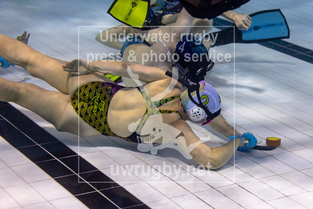 Unterwasser-Hockey: Rückrunde Liga 2023/2024 - Bild 25 | Spiel um Platz 3: TCO Weinheim 1 in blau gegen TSG Frechen in weiß. - Realisiert mit Pictrs.com