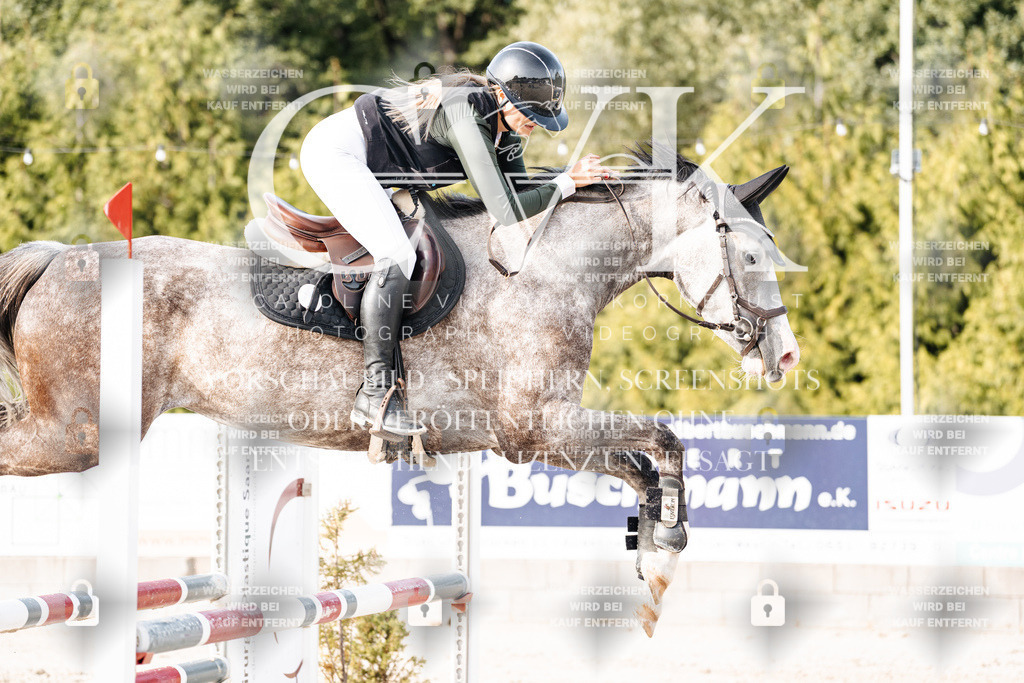CK906628 | Turnierfotografie Pferdefotografie Trier Rheinland-Pfalz Pferdesport Reitsport Tierfotografie Sportfotografie Pferdevideo Pferdevideografie Equestrianvideography equestrianphotography  - Realisiert mit Pictrs.com