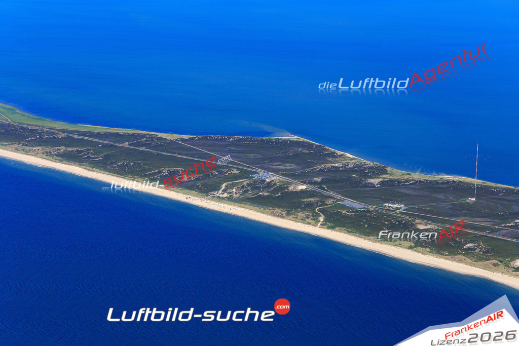 Die Luftbildaufnahme Hoernumer-strasse - Sylt wurde 2018 mittels Flugzeug (keine Drohne) erstellt. Perfekte Schärfe und Druck- Auflösung- Garantiert!