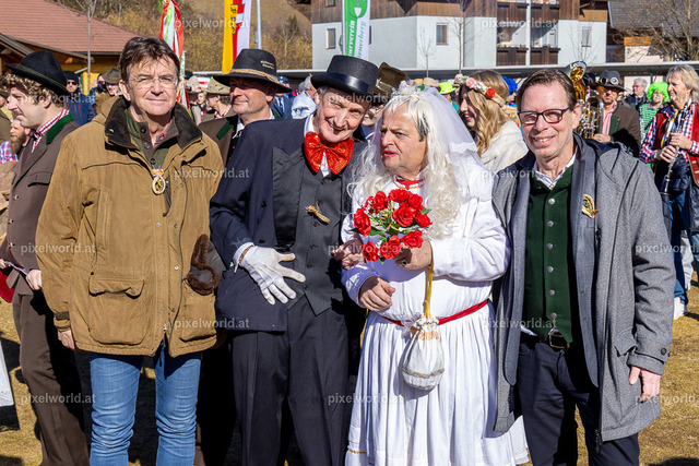 Bärentreiben in Steuerberg | Bildershop von pixelworld.at - Realisiert mit Pictrs.com