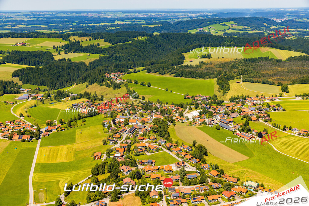 Luftaufnahme von Wildsteig - Die Luftaufnahme wurde 2025 vom UL-Flugzeug heraus erstellt ( keine Drohne ) - Hochauflösende Luftaufnahme - für professionelle Ausdrucke geeignet. Die Geschenkidee !Mit Lizenz und Bildrechte bestellbar