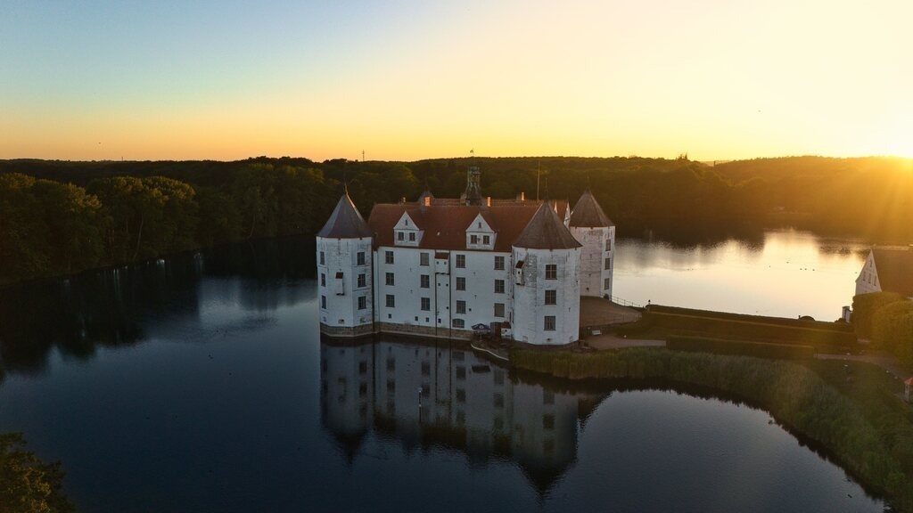 DJI_20250701213425_0015_D | Unvergessliche Erinnerungen in Bildern festgehalten! Ob Hochzeit, Shooting oder Landschaft  - Ich bin dein Fotograf in Erfurt und Umgebung! Photo-Rauch | Sandro Rauch - Realisiert mit Pictrs.com