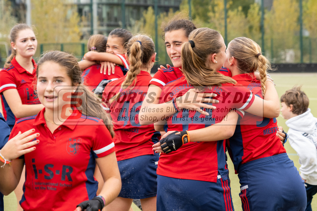 SFE_20231022_0191 | Deutsche Meisterschaft Weibliche U16 Finale Uhlenhorst Mülheim - Düsseldorfer HC am 22.10.2023 in Köln (Düsseldorfer Hockeyclub 1905 e.V.), Photo: Stephan Fehrmann 2023 (Sports-Gallery)