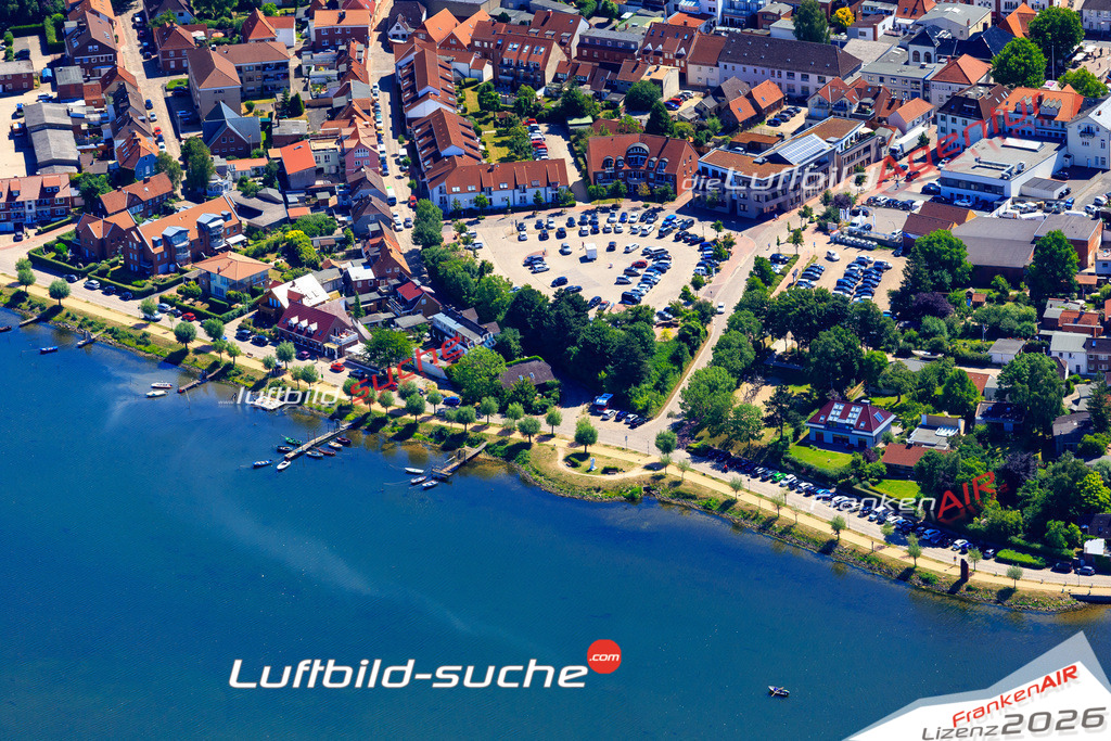 Das Luftbild der Stadt Neustadt in Hollstein wurde 2018 vom Flugzeug heraus erstellt (keine Drohne) Aufnahmehöhe ca.400 Meter- hohe Auflösung für beste Druck-Qualität