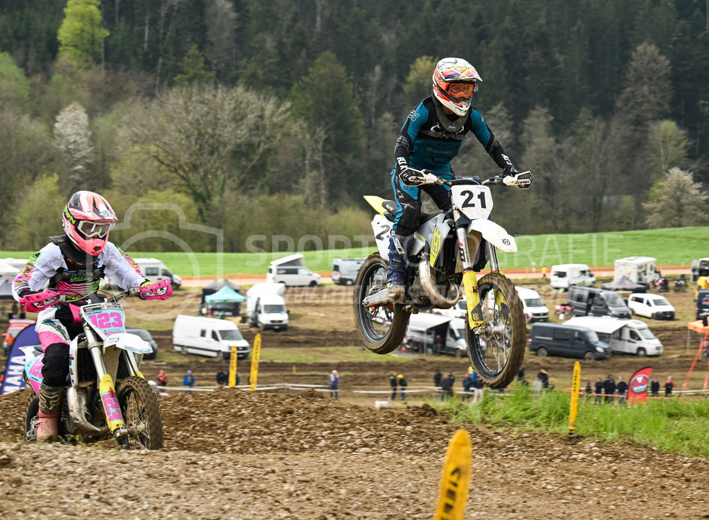 Motocross Schlatt bei Winterthur - 30. April 2023 | #21 Bohle Jana aus Hohenems (AT) auf KTM und #123 Sobisch Adina aus Lausen (CH) auf Husqvarna TC 85 in der Kategorie Swiss MX Women Cup am Motocross Schlatt bei Winterthur, 30. April 2023. 
Instagram: @mx_schlatt | @mc_wila | @sam_schweiz
Bild: Sportfotografie Markus Aeschimann | www.markus-aeschimann.ch - Realisiert mit Pictrs.com