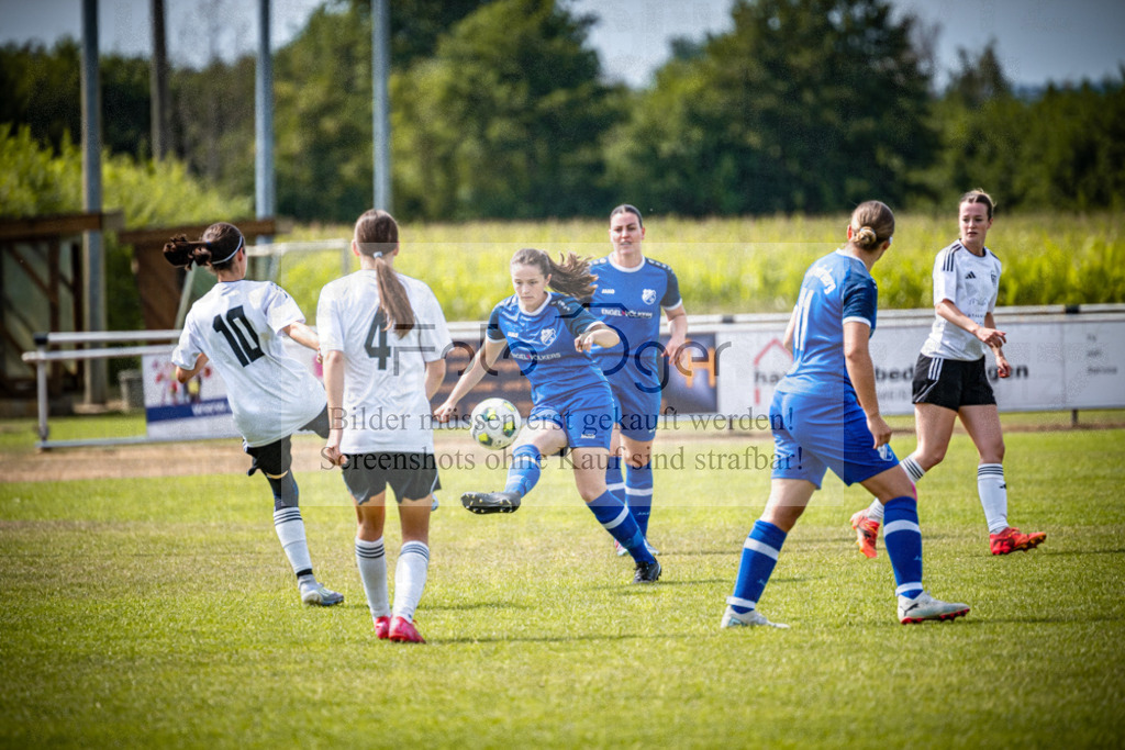 SG Bohmte/Ostercappeln/Schwagstorf - SV Harderberg - Frauen Bezirkpokal | Frauen Bezirkpokal · 1. Damen - 1. Damen · Sportplatz - Realisiert mit Pictrs.com