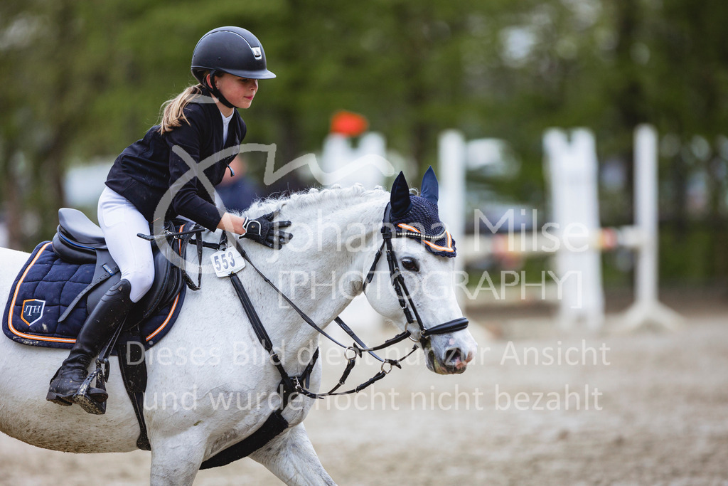 240426_Olfen-Vinnum_PonyTrophy-366 | Deine schönsten Turniermomente als professionelle Fotos! Entdecke hochwertige Pferdesport-Fotografie im Online-Shop. Jetzt Fotos finden & bestellen!