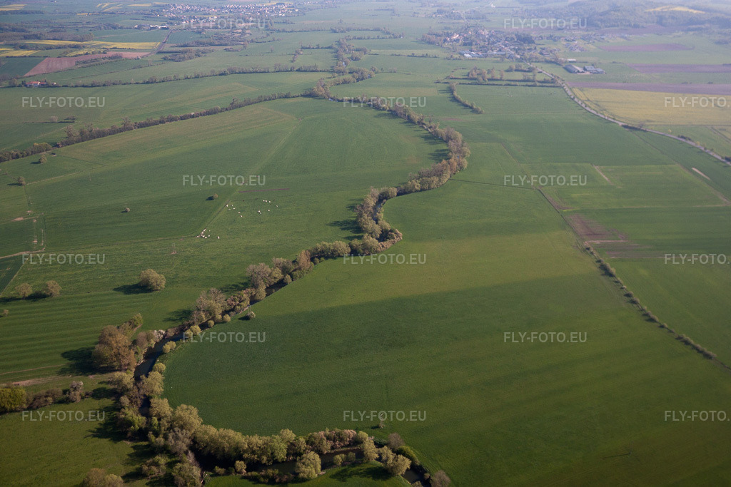 Vue aérienne: Vue de la ville à Gomelange dans le département Moselle, France. Photo: IMG_39682.jpg prise le 16/04/2011 par Werner Riehm/FLY-FOTO.eu – Résolution de l'original: 4240 x 2827 px