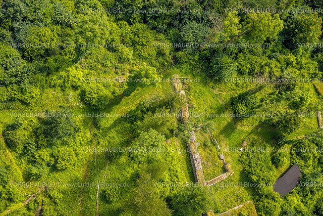 Arnsberg240708115 | Luftbild, Burgruine bzw. Reste der Rüdenburg (auch Alte Grafenburg oder Alte Burg) auf dem Römerberg im Waldgebiet, Obereimer, Arnsberg, Sauerland, Nordrhein-Westfalen, Deutschland