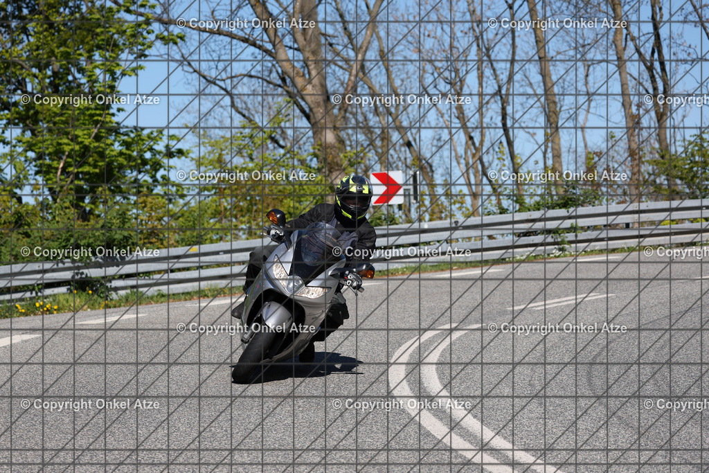 IMG_8918 | Fotograf am Kyffhäuser. Onkel Atze. Kyffhäuser Rennstrecke. Café36. Motorsportfotografie. - Realisiert mit Pictrs.com