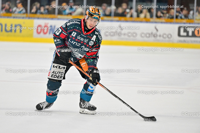 AUT, ICE, Black Wings Linz (AUT) vs Fehervar AV 19 (HUN) | 22.12.2023, Eishalle Linz, AUT, ICE Eishockey Liga, Black Wings Linz (AUT) vs Fehervar AV 19 (HUN), im Bild Gerd Kragl (BWL)


// ICE win2day Hockey League Match between Black Wings Linz (AUT) vs Fehervar AV 19 (HUN) in Linz, Austria on 2023/12/22