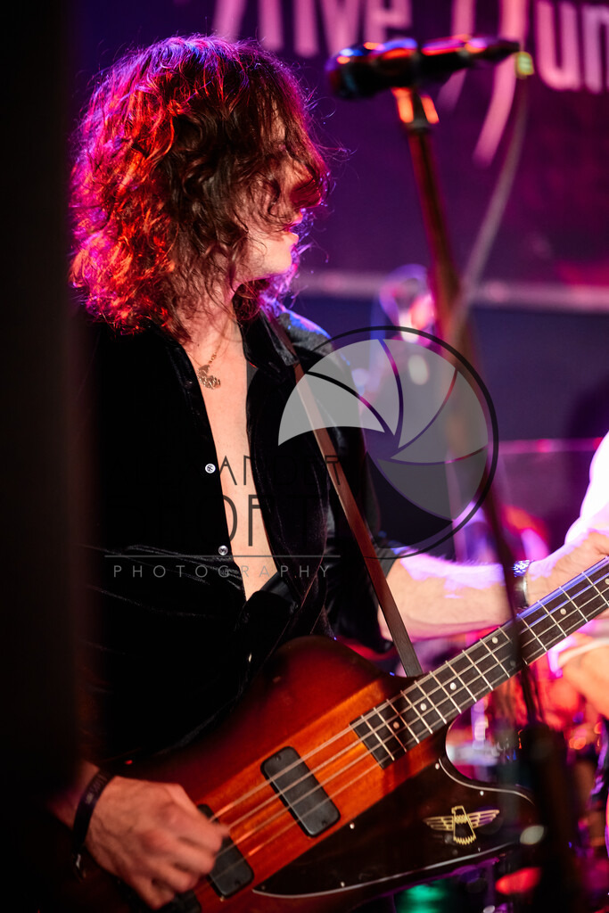 026_RC_OMEE_2025_03DriveHunt_DRH09882 | alexandershorti - Realisiert mit Pictrs.com