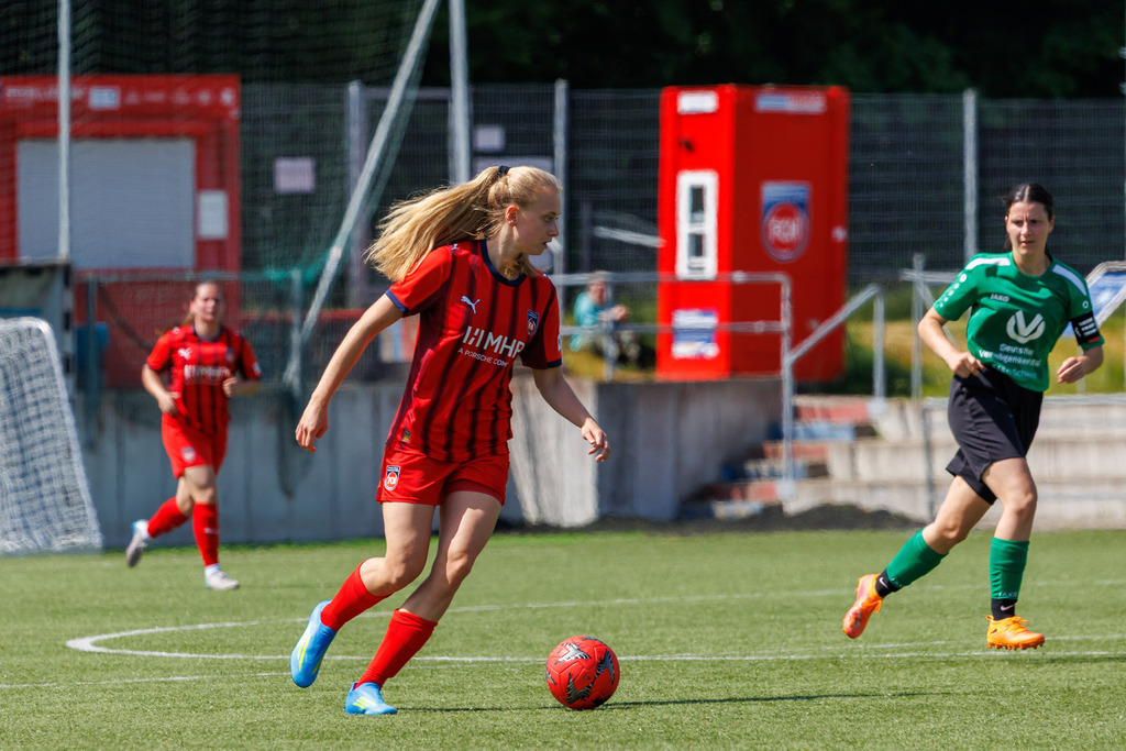 FCHTVS_260531_6549 | 1.FC Heidenheim 1846 II vs. TV Steinheim, Fußball, Frauen, Bezirksliga, 2025/2026, Meisterrunde, 5. Spieltag, 31.05.2026 in Heidenheim, Kunstrasen b. Voith-Arena West(Foto: Michael Bulling) - Realisiert mit Pictrs.com