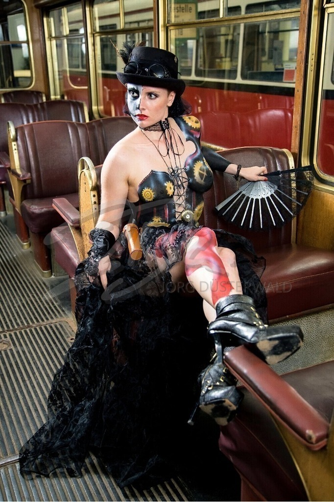 Bodypainting-STEAMPUNK_2442 | #007 | Modell: Skadi | Foto: Alexander Große-Strangmann  - Realisiert mit Pictrs.com