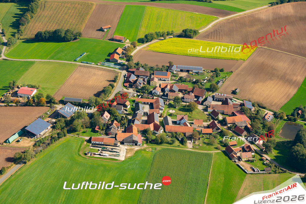 Das Luftbild zeigt : Wolfsbach Schmidgaden - Die Luftaufnahme wurde 2024 vom UL-Flugzeug aus erstellt ( keine Drohne ) - Hochauflösende Luftaufnahme - Für grossformatige Ausdrucke geeignet. Die Geschenkidee !Mit Lizenz und Bildrechte bestellbar