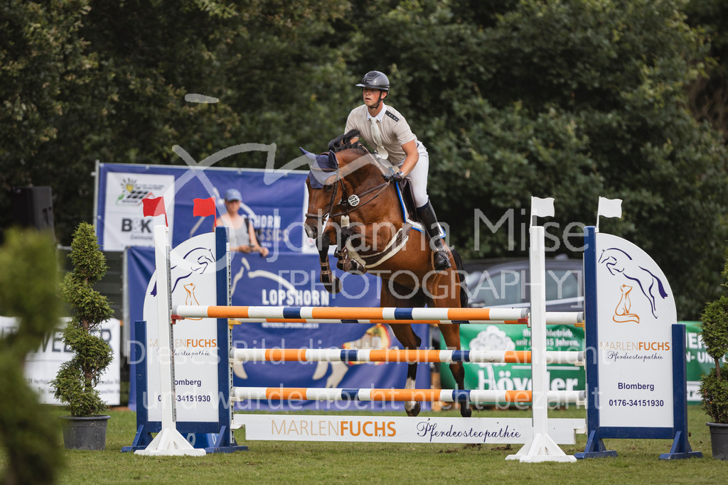 240719_LC_Youngster-M-329 | Deine schönsten Turniermomente als professionelle Fotos! Entdecke hochwertige Pferdesport-Fotografie im Online-Shop. Jetzt Fotos finden & bestellen!