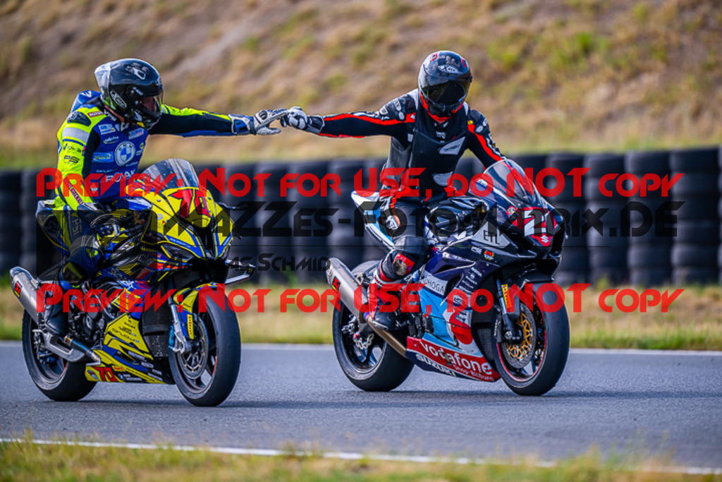 MaZZes_FotoMatrix_220522_0550 | Fotograf Mathias Schmid
Sportfotograf,
Eventfotograf,
Hochzeitsfotograf,
Portraitfotograf