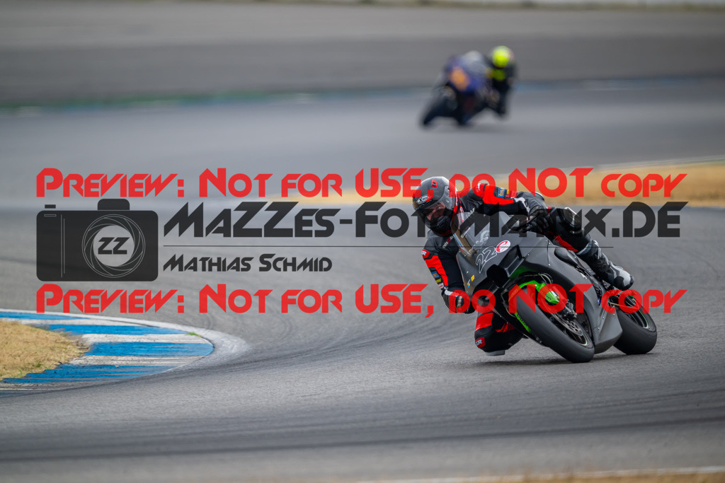 MaZZes-Fotomatrix-20260809-580114 | R1