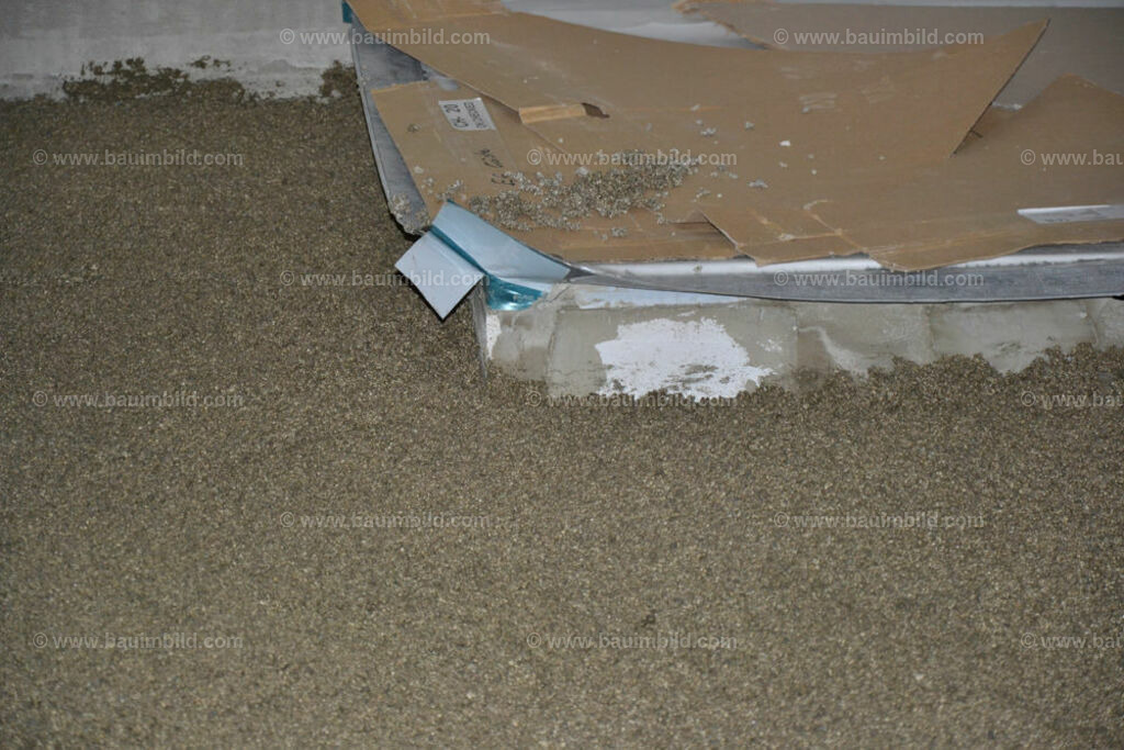 bib-lg19-fussbodenaufbau-0105 | Nach LV-Leistungsgruppen sortierte Detailfotos über den Bau eines Hauses. Alle Hausbau-Bilder direkt vom Urheber und Autor der Website Haus-Selber-Bauen.com