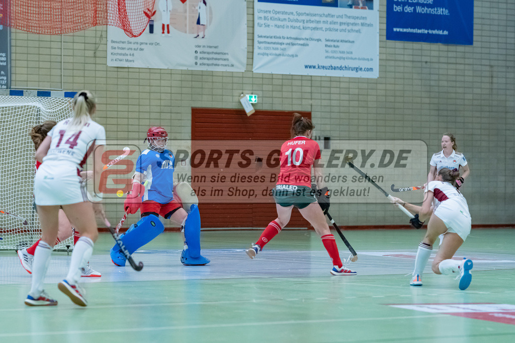 HK_20230122_103067 | 1. Bundesliga ( Halle ) Damen Crefelder HTC - Rot-Weiss Köln am 22.1.2023 Crefelder HTC  ( CHTC ) Halle Glockenspitz , Krefeld , Sonja Thüner Torfrau ( Crefelder HTc #1 )