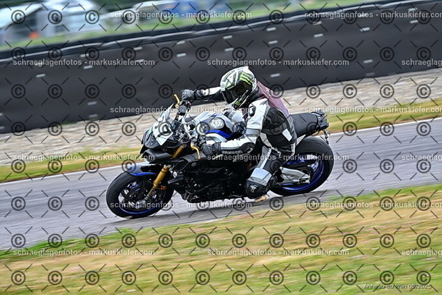 25bt02-0258 | markuskiefer.com - Realisiert mit Pictrs.com