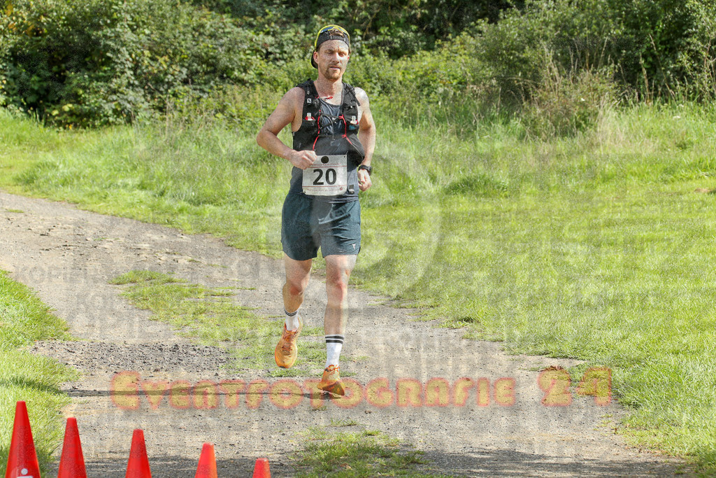 230826_1523_EX1_1389 | Sportfotografie im Rhein-Sieg Kreis, Köln, Bonn, NRW, Rheinland Pfalz, Hessen, etc. Unser Tätigkeitsfeld umfasst den Laufsport vom Volkslauf über den Marathon, Duathlon, Triathon bis zum Ultralauf wie Kölnpfad Ultra oder Schindertrail.