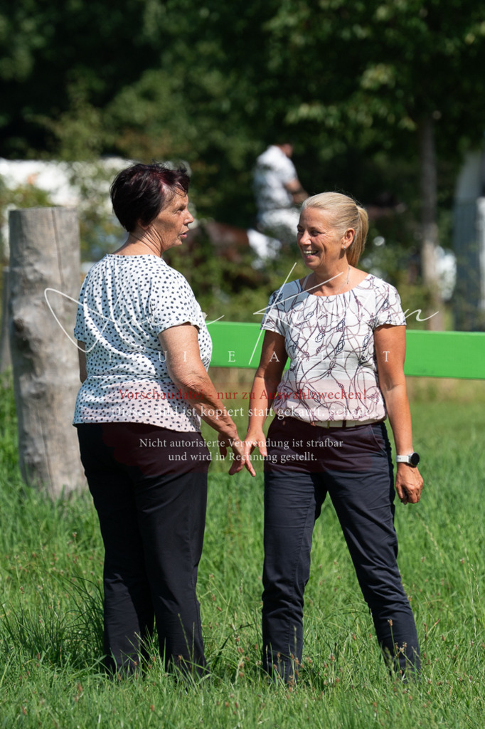 DSC_0774 | Pferde- und Turnierfotografie in Westsachsen. Pferdeportraits, Auftragszeichnungen und intuitive Kunst.