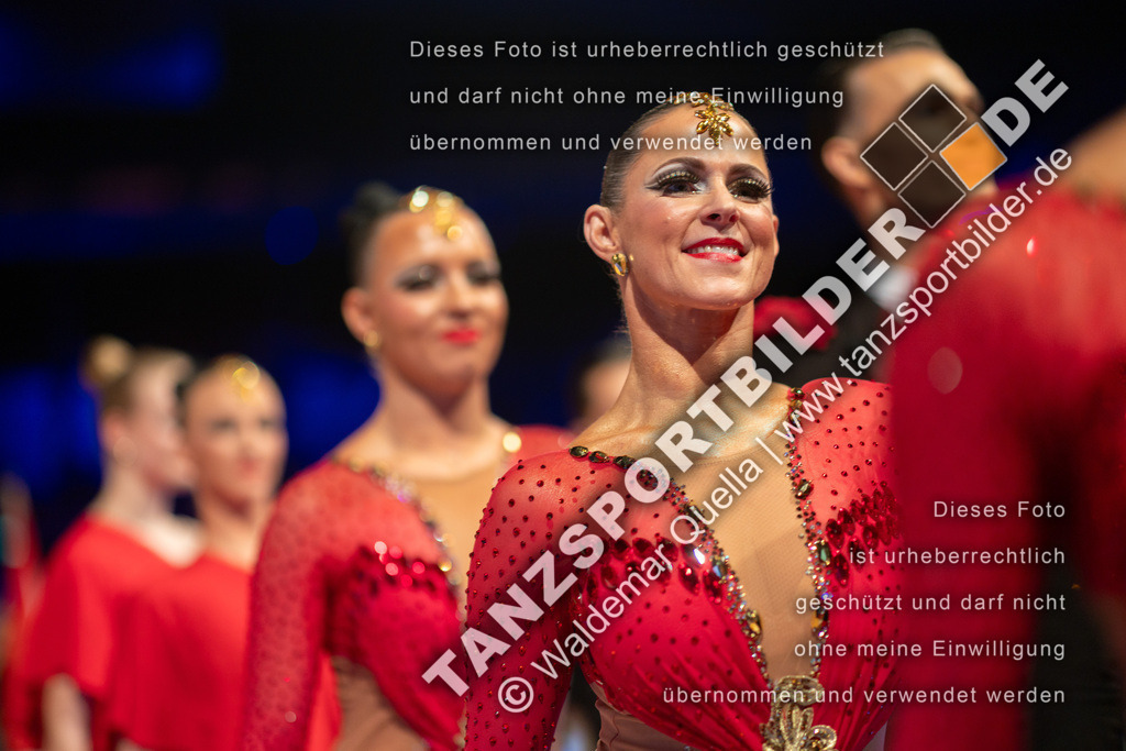 20251206-02235 | Hier finden Sie Tanz Bilder vom Latein und Standard Formationen tanzen. Sportbilder vom Tanzsport. Schöne Fotos und von Weltmeisterschaft, Europameisterschaft, Bundesliga, Regionalliga, Oberliga und Landesliga sowie von GOC Stuttgart, DanceComp, WM Bremen
