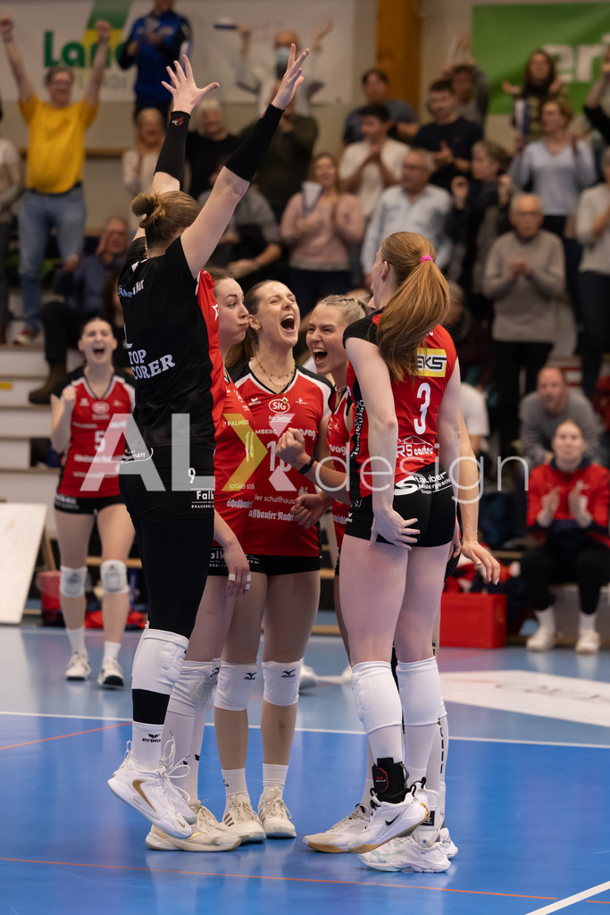 Volleyball I Frauen I Saison 2025-2026 I Volleyball NLA | Women I Round 16 I VC Kanti Schaffhausen - Viteos NUC I 31.01.2026 | VC Kanti Schaffhausen Spielerkreis - Team Jubel - Realisiert mit Pictrs.com