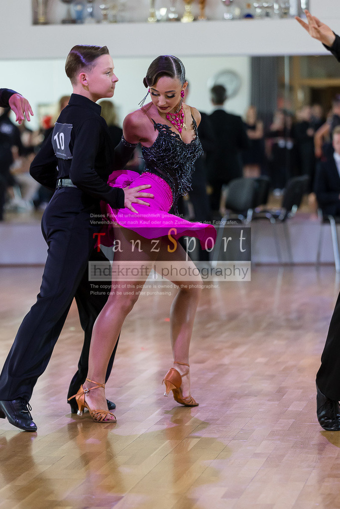 20240615_DM-Jun2-Kombi_09764 | Tanzsportbilder, Standardtanz, Lateintanz, WDSF, DTV, LTVB, dancecomp, goc, hessen tanzt, blaues band der spree, walzer, tango, wiener walzer, slowfox, quickstepp, samba, rumba, cha-cha-cha, paso doble. jive, hd-kroft photography, turniertanzsport