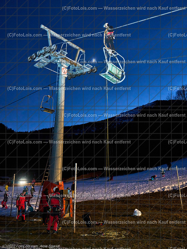 ALP0271_Liftbergeuebung_BRD-Lackenhof | (C)FotoLois.com, Alois Spandl, Liftbergeübung des Bergrettungsdienstes Lackenhof am Ötscherlift im Weitental, Mi 28. Dezember 2022.