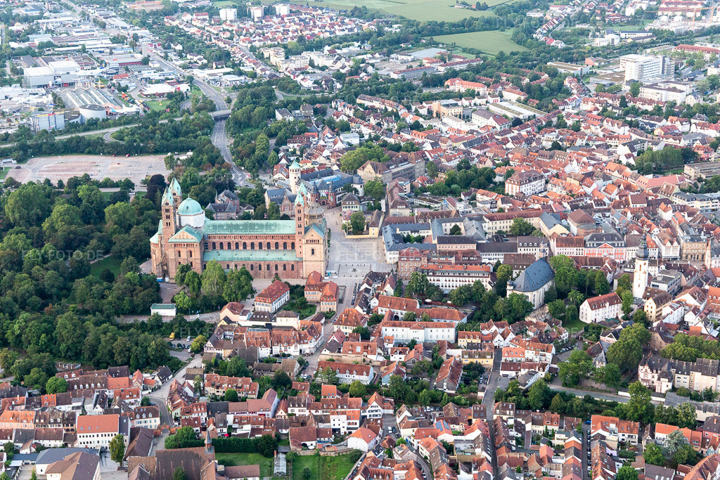 Luftbild: Dom in Speyer im Bundesland Rheinland-Pfalz in Deutschland. Foto: IMG_116511.jpg vom 11.08.2019 durch Werner Riehm/FLY-FOTO.de