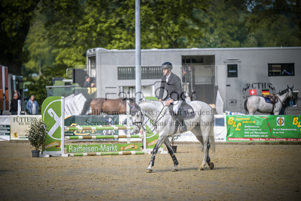 DOS_6295 | Entdecke hochwertige Reitturnierfotos von Foto Oger. Professionell, emotional und authentisch – jetzt Lieblingsmomente im Shop bestellen.Deutschlandweite Turnierfotografie. - Realisiert mit Pictrs.com